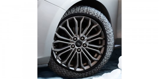 CAR ACCESSORIES - SNOW SOCKS & CHAINS